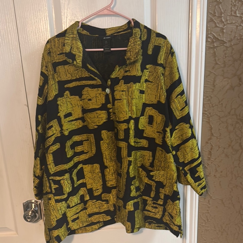 Abstract Patterned Black and Yellow Women's Top